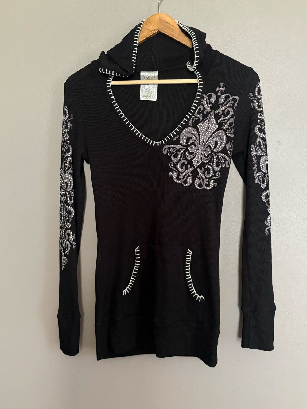 Vocal Y2K Hooded V-Neck Sweater with Silver Fleur-de-Lis Embellishment